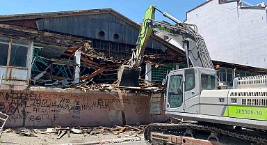 Mimarlardan büyükşehre tepki; "Denizli'ye sormadan 69 yıllık tarihi yok ettiniz"