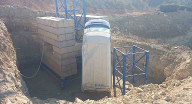 Minibüsün devrildiği kazada 4 kişi yaralandı