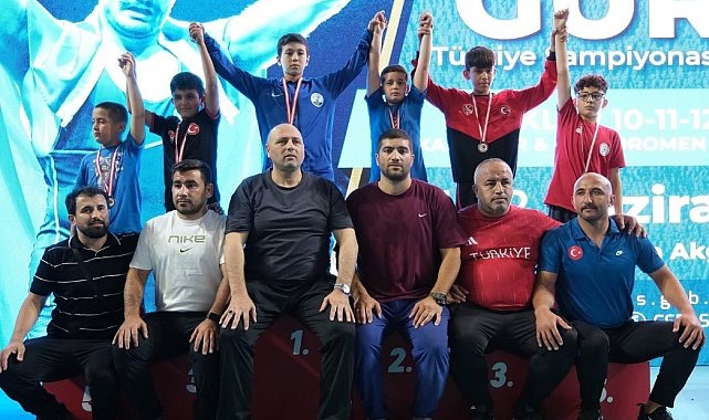 Minikler Güreş Şampiyonası'nda Kartepe'den 5 sporcu dereceye girdi