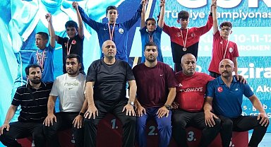 Minikler Güreş Şampiyonası'nda Kartepe'den 5 sporcu dereceye girdi