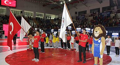 Minikler Türkiye Güreş Şampiyonası'nın açılış seremonisi yapıldı