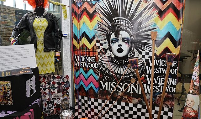 Moda Akademisi'nde "Vitrin Bir Sahne" sergisi açıldı