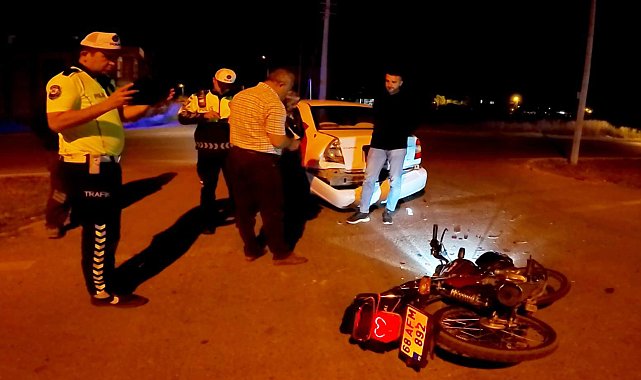 Motosiklet otomobile arkadan çarptı: 1 yaralı