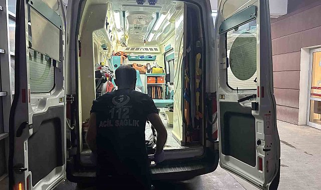 Motosiklet yayaya çarptı: 1'i ağır 2 yaralı