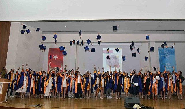 MSKÜ, mezun öğrencilerini uğurlamaya devam ediyor