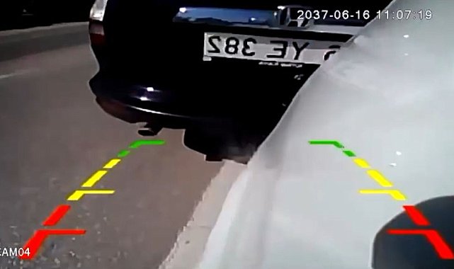 Mudanya Yolu'nda makas dehşeti...İki aracın karıştığı kaza kamerada