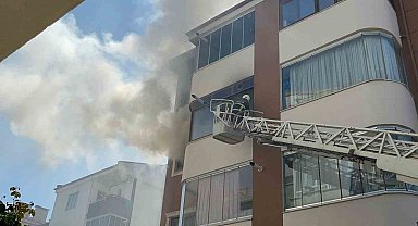 Muğla'da ev yangını: Mahsur kalan 1 kişi kurtarıldı