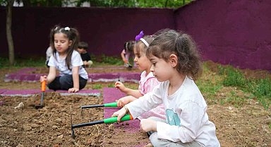 Muş'ta minik öğrenciler toprakla buluştu