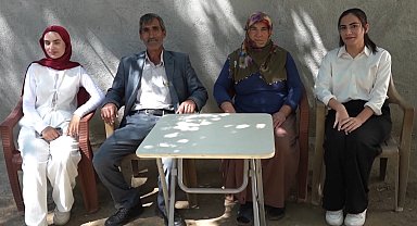 Muş'ta YKS çıkışında duygulandıran karşılama