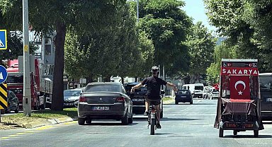 Müziğe kendini kaptırdı: Hem kendi hem de diğer sürücülerin canını tehlikeye attı