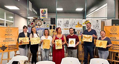 Müzik Akademisinden Kahve ve Müzik eşliğinde veda