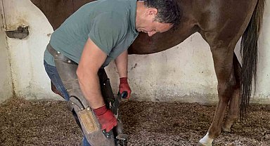 Nalbantlık yok olmasın diye direniyor