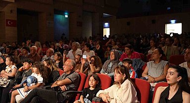 Niğde'de öğrencilerden İngilizce tiyatro