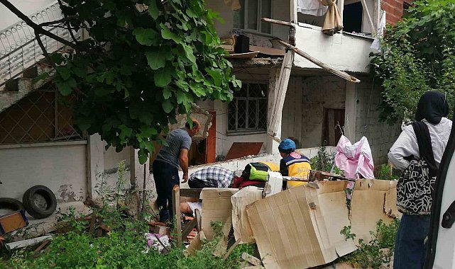 Niksar'da evin balkonu çöktü, 1 kişi yaralandı