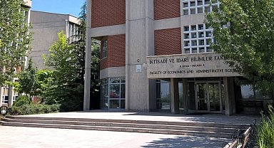 ODTÜ mezuniyetinde dansöz skandalı