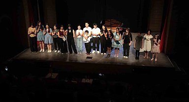 Odunpazarı Belediyesi Piyano Atölyesi'nden unutulmaz yıl sonu konseri