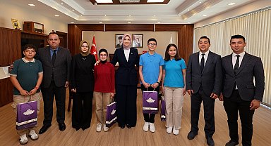 Öğrenciler Vali Yiğitbaşı'na "Lavanta"yı sordu