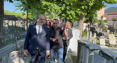 Öğrencileri gördü, 30 yıl önceki hatıraları canlandı