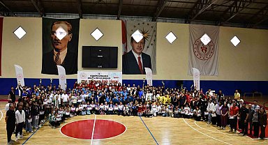 Okul sporlarında dereceye giren 452 öğrenciye ödül