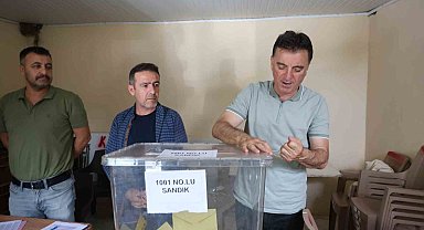 Ölen eşinin yerine muhtar seçildi
