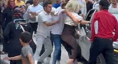 Ordu'da sokak ortasında kavga