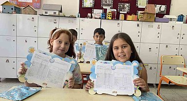 Osmaniye'de 132 bin öğrenci karne heyecanı yaşadı