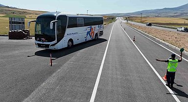 Otobüste sessiz denetim: Yolcu gibi bindi, seyahat boyunca sürücüyü gözlemledi