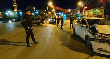 Otomobil içerisindeki tartışma kazaya neden oldu