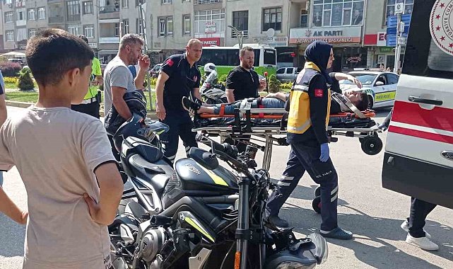 Otomobil ile çarpışan motosiklet sürücüsü yaralandı