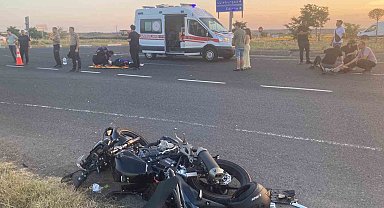 Otomobil ile motosiklet çarpıştı: 2 yaralı