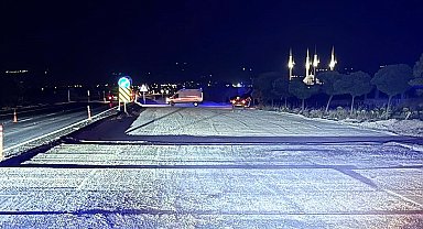 Otomobil yol çalışması alanına düştü, 1 yaralı