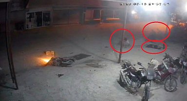 Otomobilin biçtiği motosikletteki 17 yaşındaki çocuk öldü, o anlar kamerada