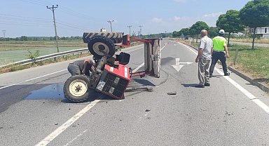 Otomobilin çarptığı traktör sürücüsü yaralandı