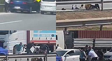 Otoyolda sürücü önce dövüldü sonra suyla ayıtılmaya çalışıldı: O anlar kamerada