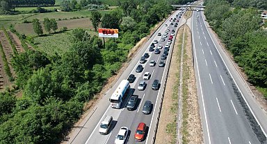 Otoyolda trafik zaman zaman durma noktasına geldi
