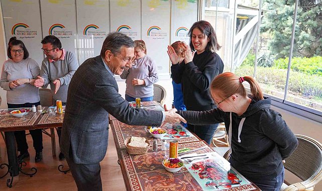 Özel bireyler Gökkuşağı Kafe ile iş gücüne katılıyor