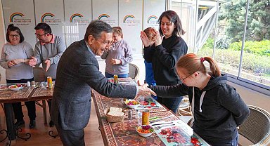 Özel bireyler Gökkuşağı Kafe ile iş gücüne katılıyor