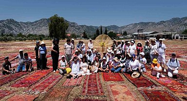 Özel gereksinimli çocuklar, kilim tarlalarını gezdi