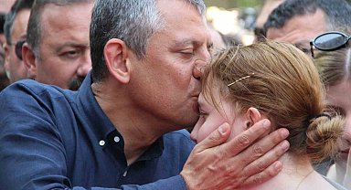 Özgür Özel Zeyrek ailesini biran olsun yalnız bırakmadı