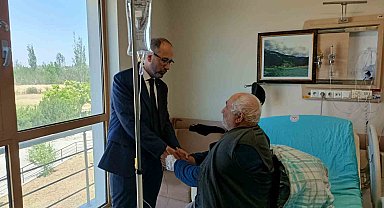 Öztürk, Çay ve Sultandağı Devlet Hastanelerini ziyaret etti