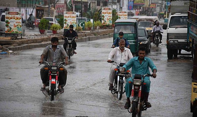 Pakistan'da muson yağışları nedeniyle 57 kişi öldü