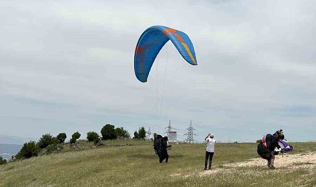 Paraşütle şehirler arası yolculuk: 7 saatte 230 kilometre uçtu