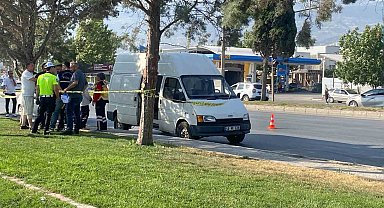 Park halindeki minibüste ceset bulundu