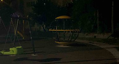 Parkta oynarken kalbi duran çocuk, hastanede tekrar hayata döndürüldü