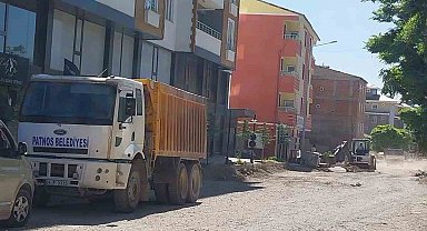 Patnos Belediyesi yol çalışmalarını sürdürüyor