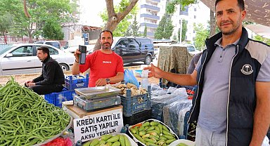 Pazarda kolay ödeme dönemi: İster kartla ister karekodla ödeme