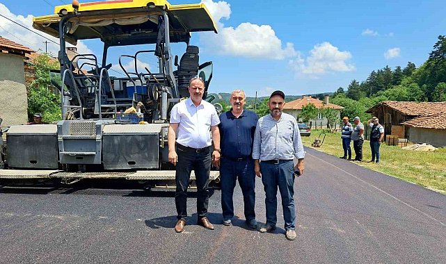 Pazaryeri'nde köy yolları sıcak asfaltla buluşuyor