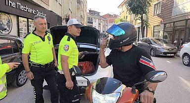 Polisten 10 kez kask cezası yedi