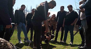 Posof'ta meyve ağaçlarını budama ve aşılama kursu düzenlendi