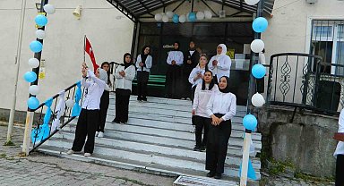 Posof'ta öğrencilerin şiir programı beğeni topladı